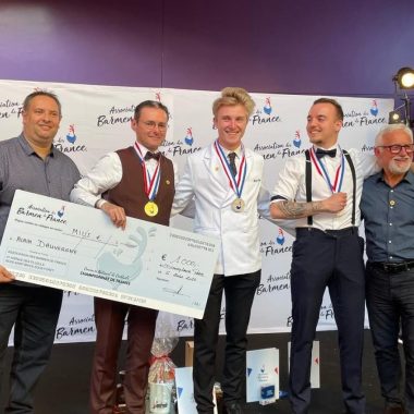 ALAIN DAUVERGNE, FORMATEUR A L'INSTITUT LYFE, REMPORTE LE CHAMPIONNAT DE FRANCE 2023 DE COCKTAILS