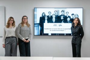 Photo de groupe de 3 étudiants de la Junior Conseil de l'Institut Lyfe