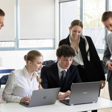 De la théorie à la pratique : les étudiants de l’Institut Lyfe travaillent sur des projets concrets